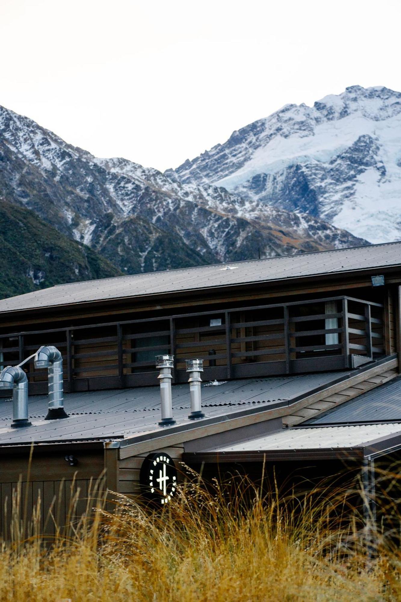 Haka House Aoraki Mt Cook Vandrehjem Aoraki / Mount Cook Eksteriør billede