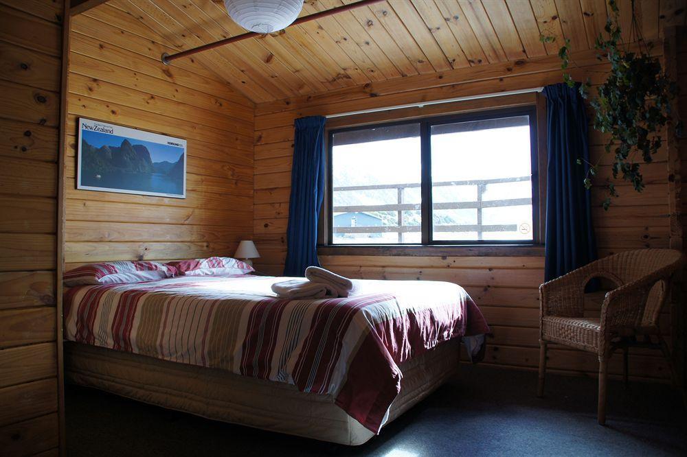 Haka House Aoraki Mt Cook Vandrehjem Aoraki / Mount Cook Eksteriør billede